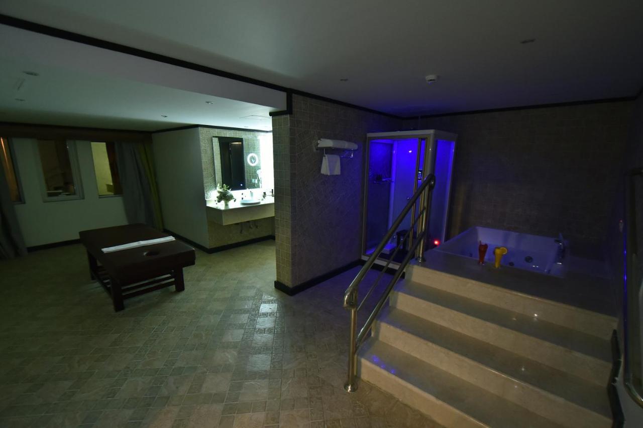 The District Hotel Necran Dış mekan fotoğraf